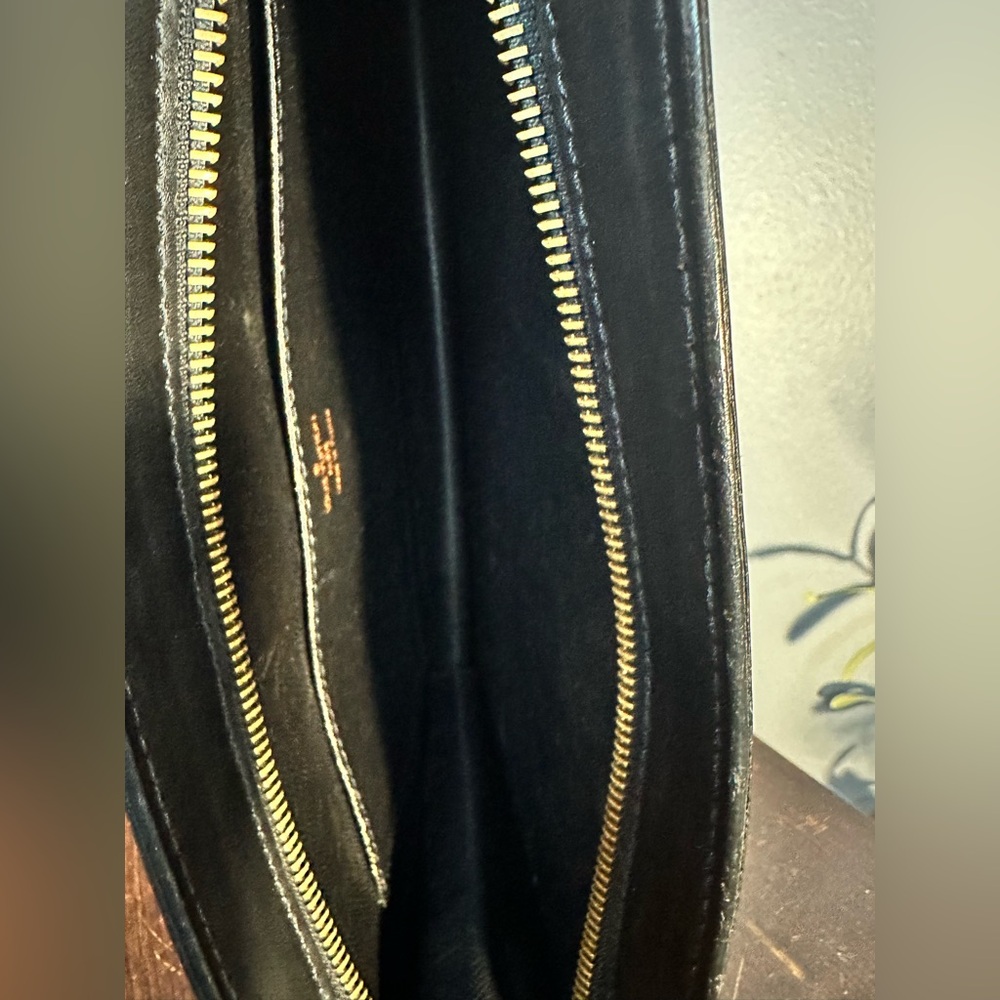 Louis Vuitton black epi clutch see photos for wear and condition - Picture 8 of 12